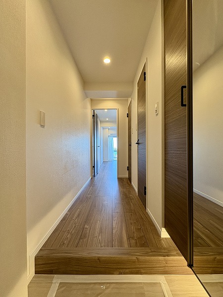 秀和大岡山レジデンス_室内廊下の写真