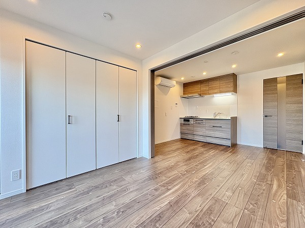 秀和大岡山レジデンス_収納が付いた洋室の写真