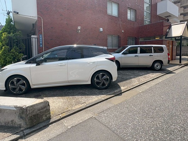 常磐松サマリヤマンション　駐車場