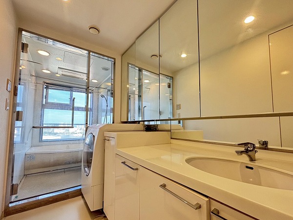 ワールドシティタワーズアクアタワー_広々としたパウダールームの写真