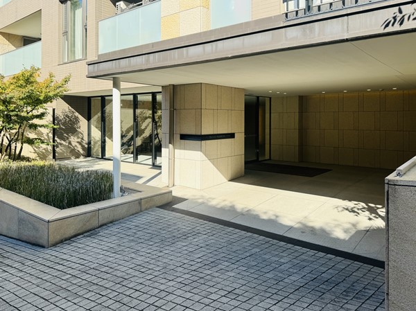 ブランズ麻布狸穴町　アプローチ