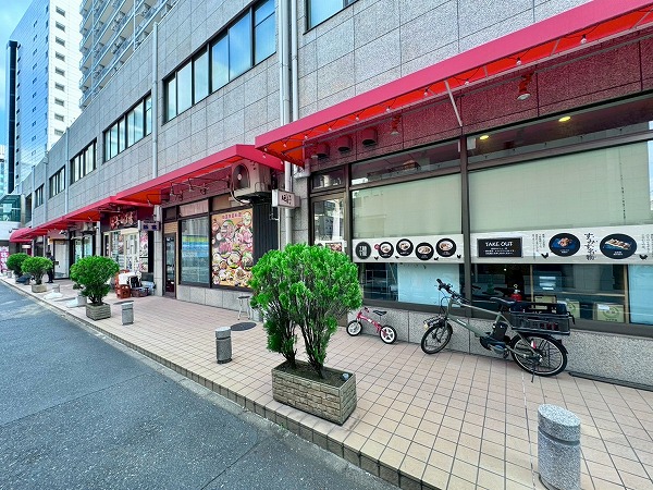 パークコート青山ザタワー前飲食店
