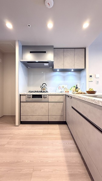 アーバンドックパークシティ豊洲タワーA_広いキッチンの写真