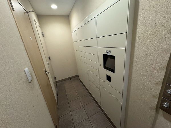 プライヴブルー東京 宅配ボックス