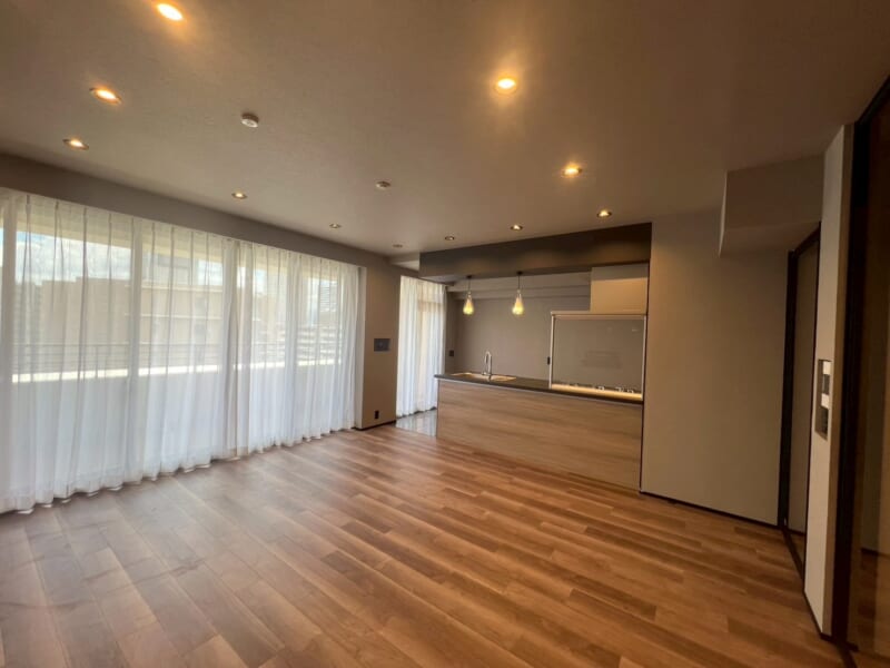 プライヴブルー東京