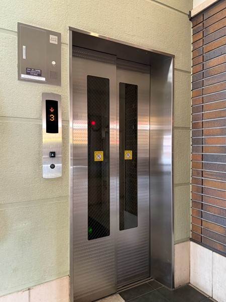 ルイシャトレ世田谷グランディア　共用部　オートロック　駐輪場　宅配ボックス