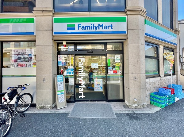 ファミリーマート
