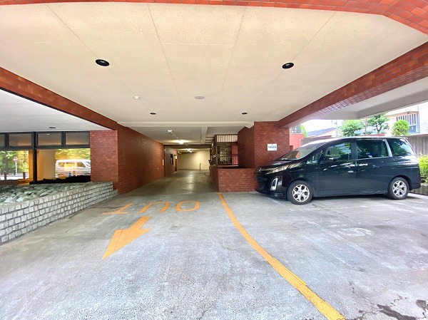 マノー乃木坂　駐車場