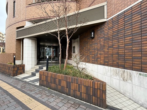 ルイシャトレ世田谷グランディア　共用部　オートロック　駐輪場　宅配ボックス