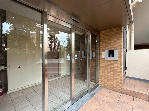 ルイシャトレ世田谷グランディア　共用部　オートロック　駐輪場　宅配ボックス
