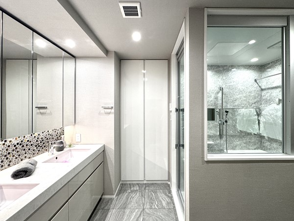 パークタワー品川ベイワード_スタイリッシュな洗面室の写真