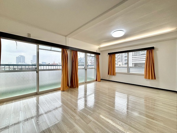 東中野コーポ_広々とした洋室の写真