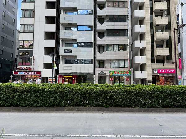 マンション前面道路