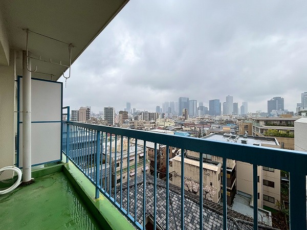 東中野コーポ_南向きのバルコニーの写真3