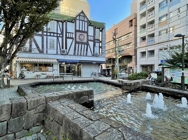奥沢駅前　ふんすい広場