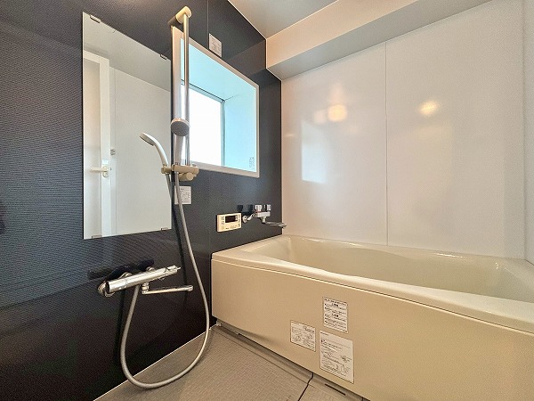 東中野コーポ_清潔感があるバスルームの写真2