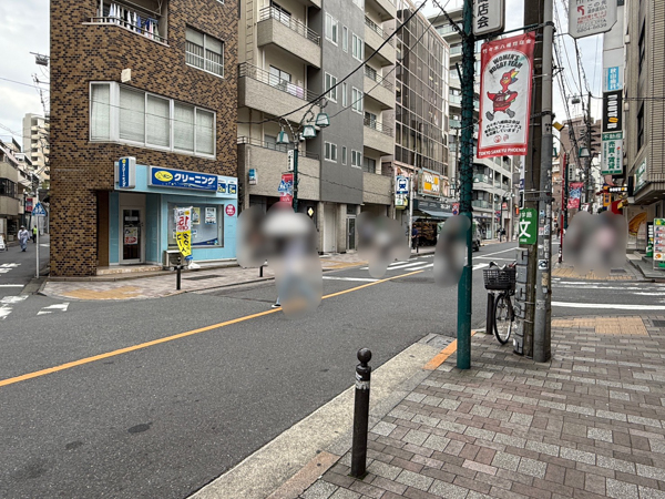 駅からマンションまでの街並み