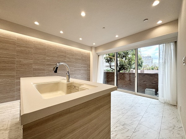 スカイプラザ赤坂_リフォームされたお部屋の写真