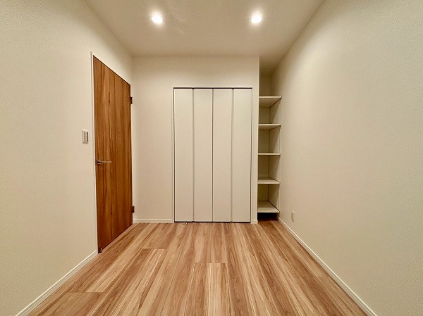 THE TOKYO TOWERS MID TOWER（ザトーキョータワーズミッドタワー）_クローゼット付きの洋室の写真