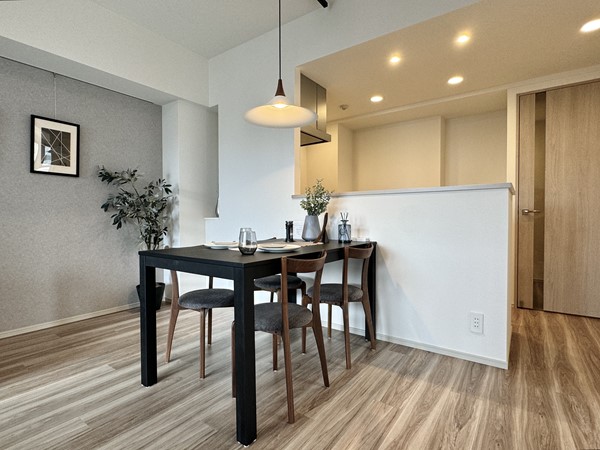 クレヴィアタワー大井町 THE RESIDENCE_ダイニングとキッチンの写真