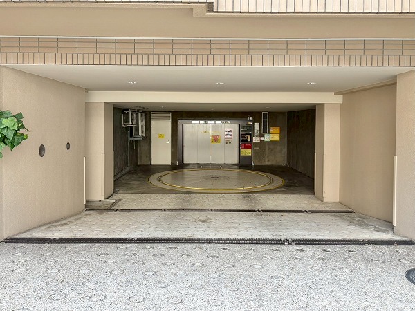 藤和薬王寺ホームズ　駐車場