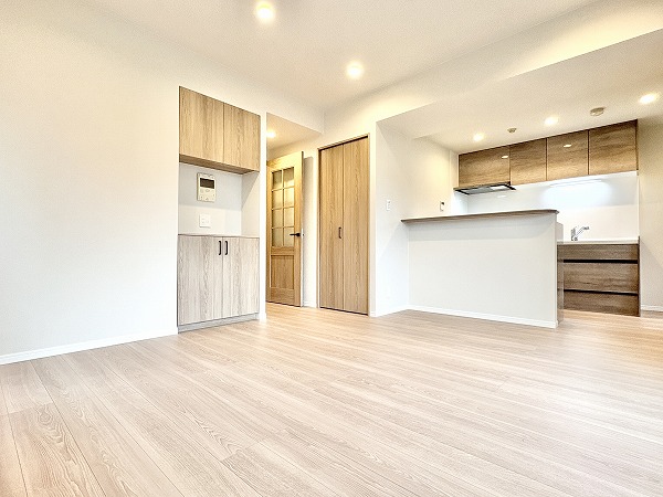 幡ヶ谷ハイムグランシス_広々としたリビングダイニングキッチンの写真