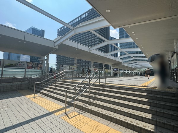 大崎駅の遊歩道