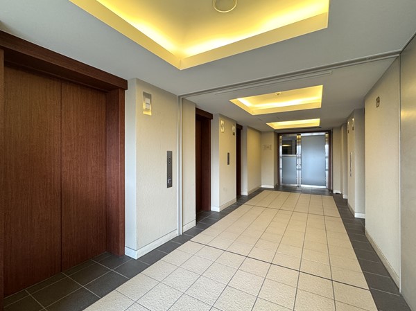 ベイクレストタワー　エレベーターホール