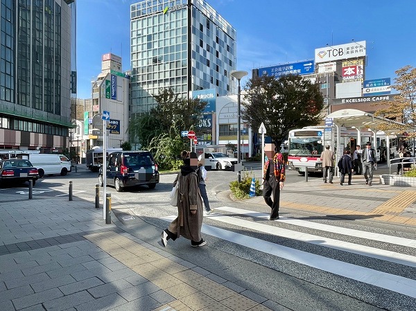 自由が丘駅前のバスロータリー