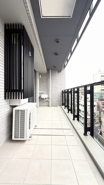 ザ・パークハウス渋谷南平台_西向きのバルコニーの写真