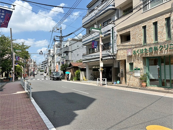 マンション前の通り