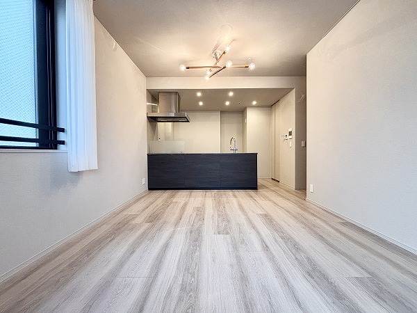 アトラス青山レジデンシャル_一部リノベ済みのお部屋の写真