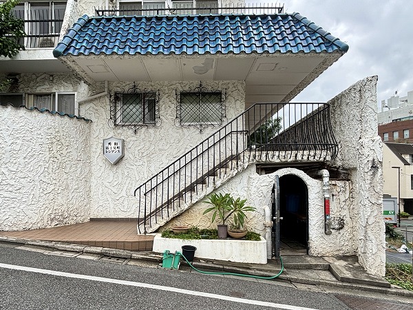 秀和富士見町レジデンス　アプローチ
