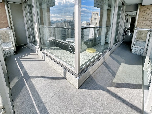 東京パークタワー_日当たり良好なバルコニーの写真