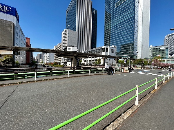 マンションまでの道