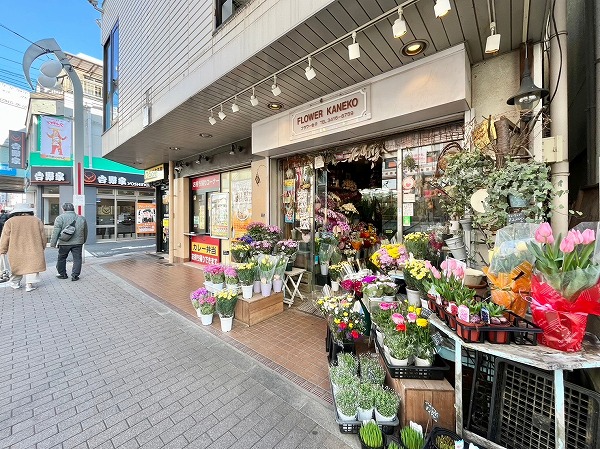商店街　お花屋さん