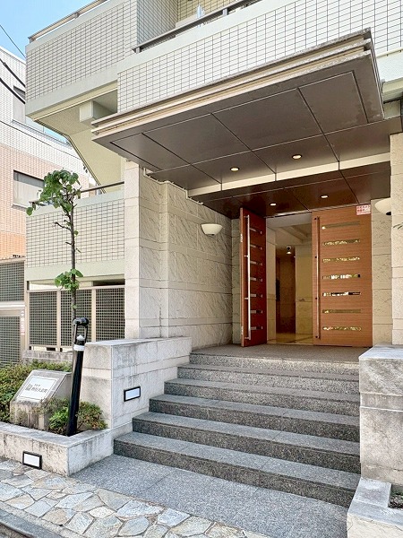 アビテ四谷大京町　アプローチ