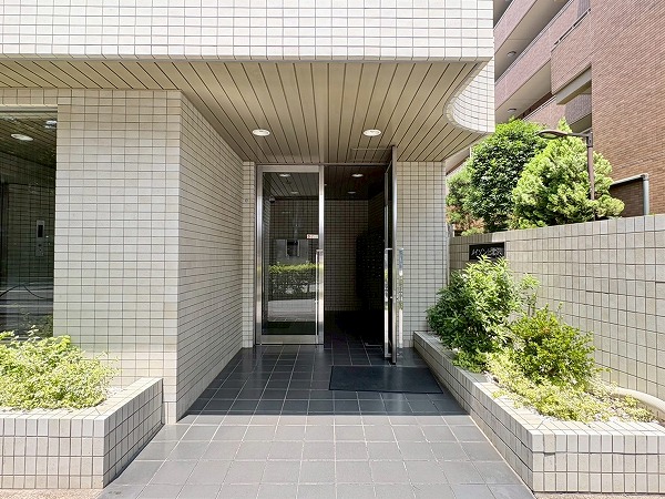 メイゾン上北沢　アプローチ