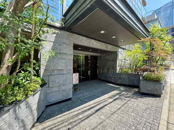 ロイヤルシーズン西麻布_エントランスの写真1