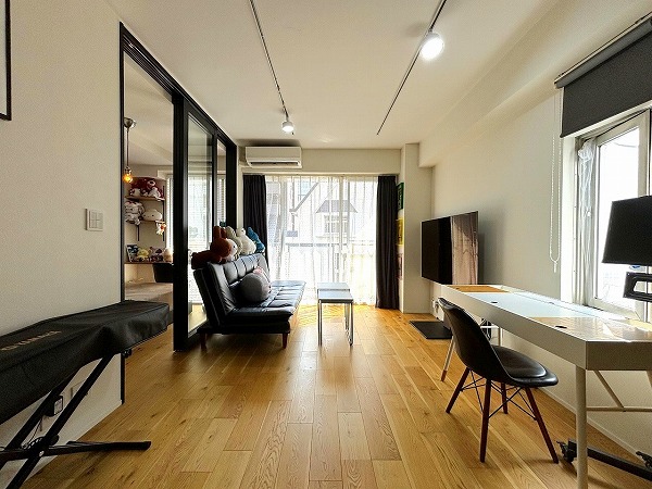 ルイマーブル乃木坂_ゆとりあるリビングダイニングの写真1