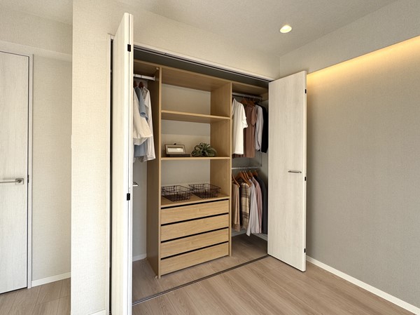 セントラル三田_大容量のマルチクローゼットの写真