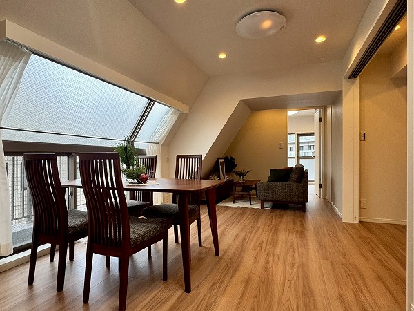 ユニーブル島津山_メインルームの写真1