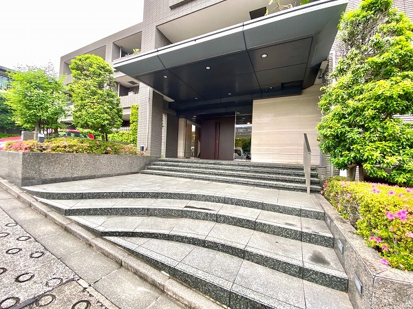 グランツオーベル目白近衛町　アプローチ