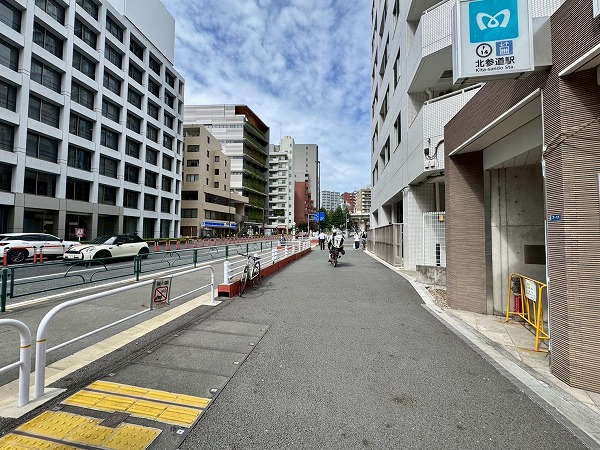 北参道駅前