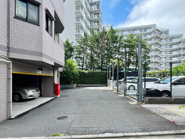 ライオンズマンション高輪_駐車場