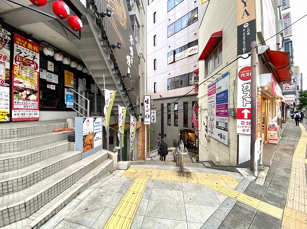 駅前飲食店