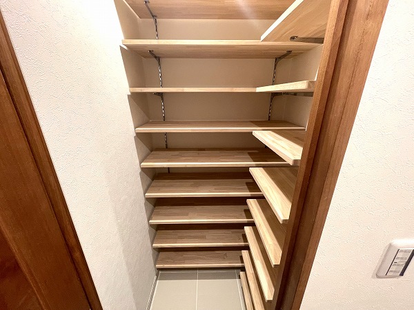 藤和島津山コープ_シューズインクローゼットの写真