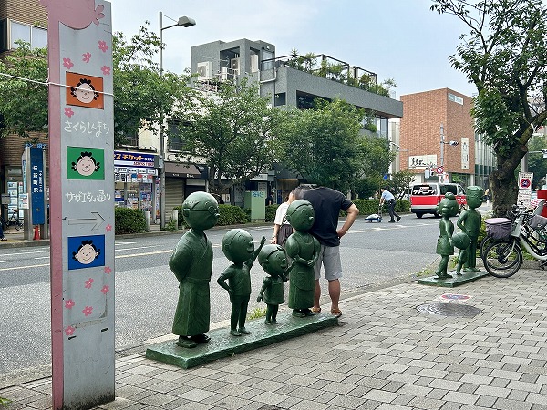 サザエさん一家の像
