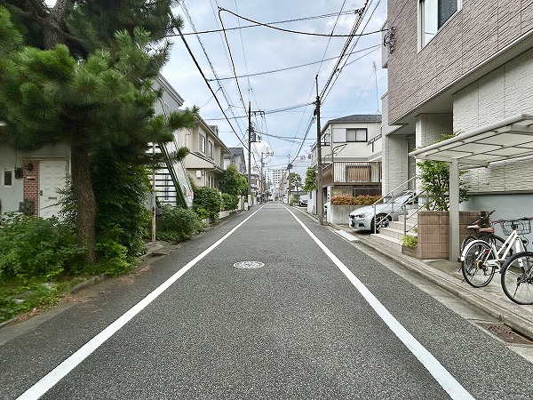 道中の住宅街