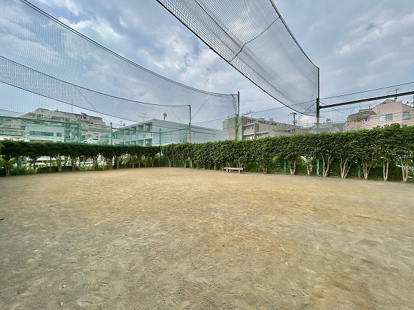 世田谷区立 弦巻4-10遊び場